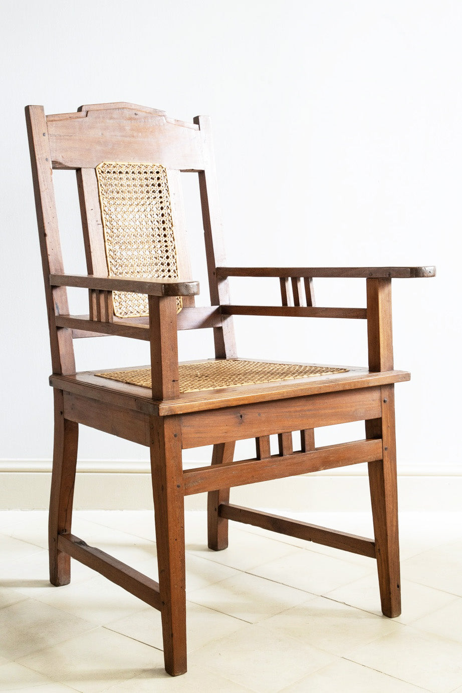 Pareja de sillones de roble y mimbre