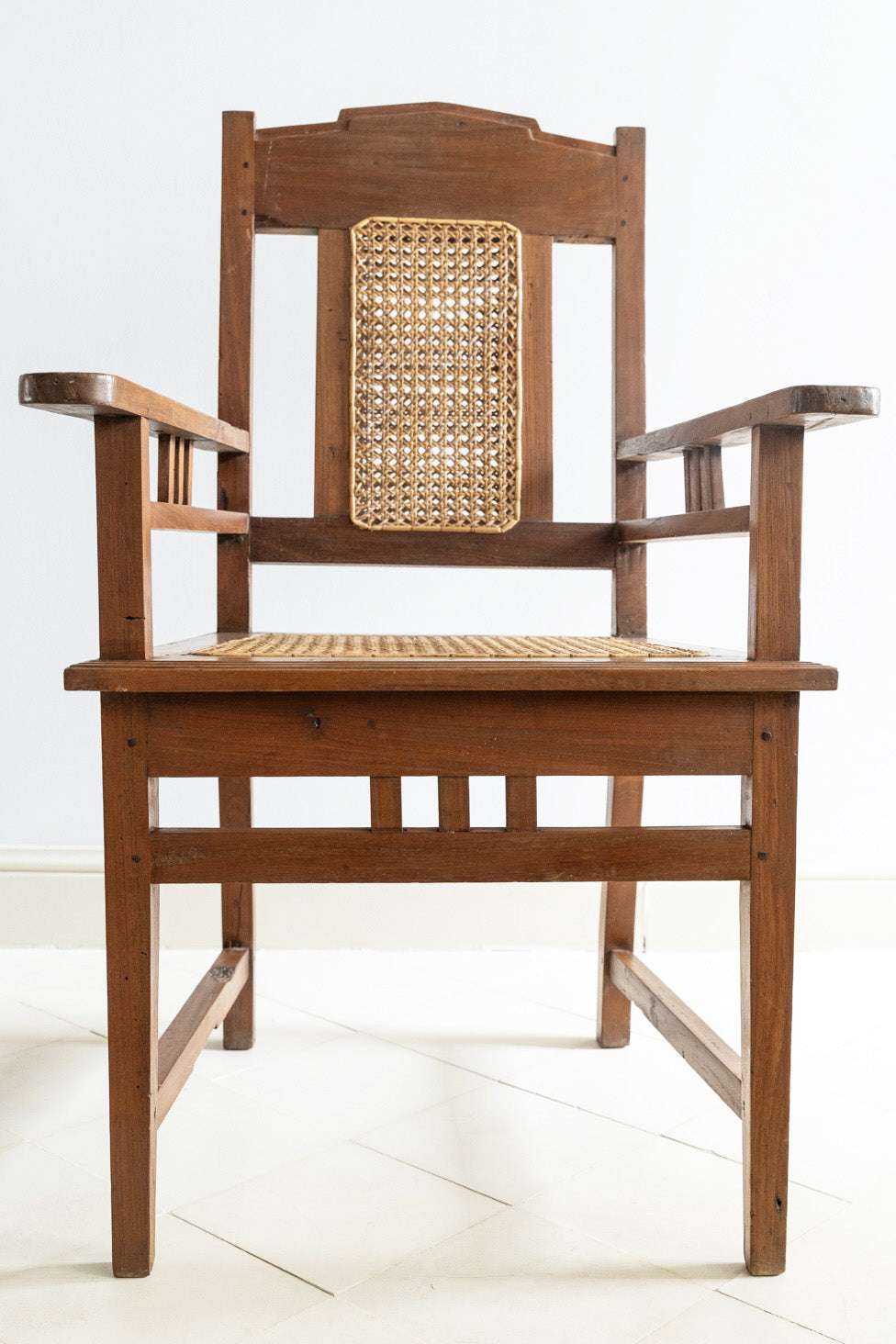 Pareja de sillones de roble y mimbre