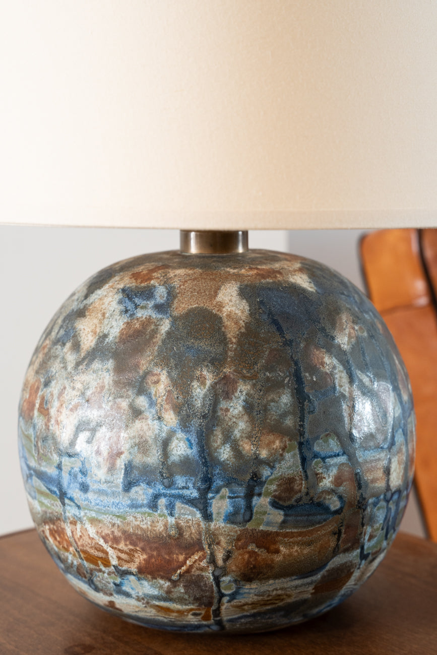 Ball-shape ceramic table lamp