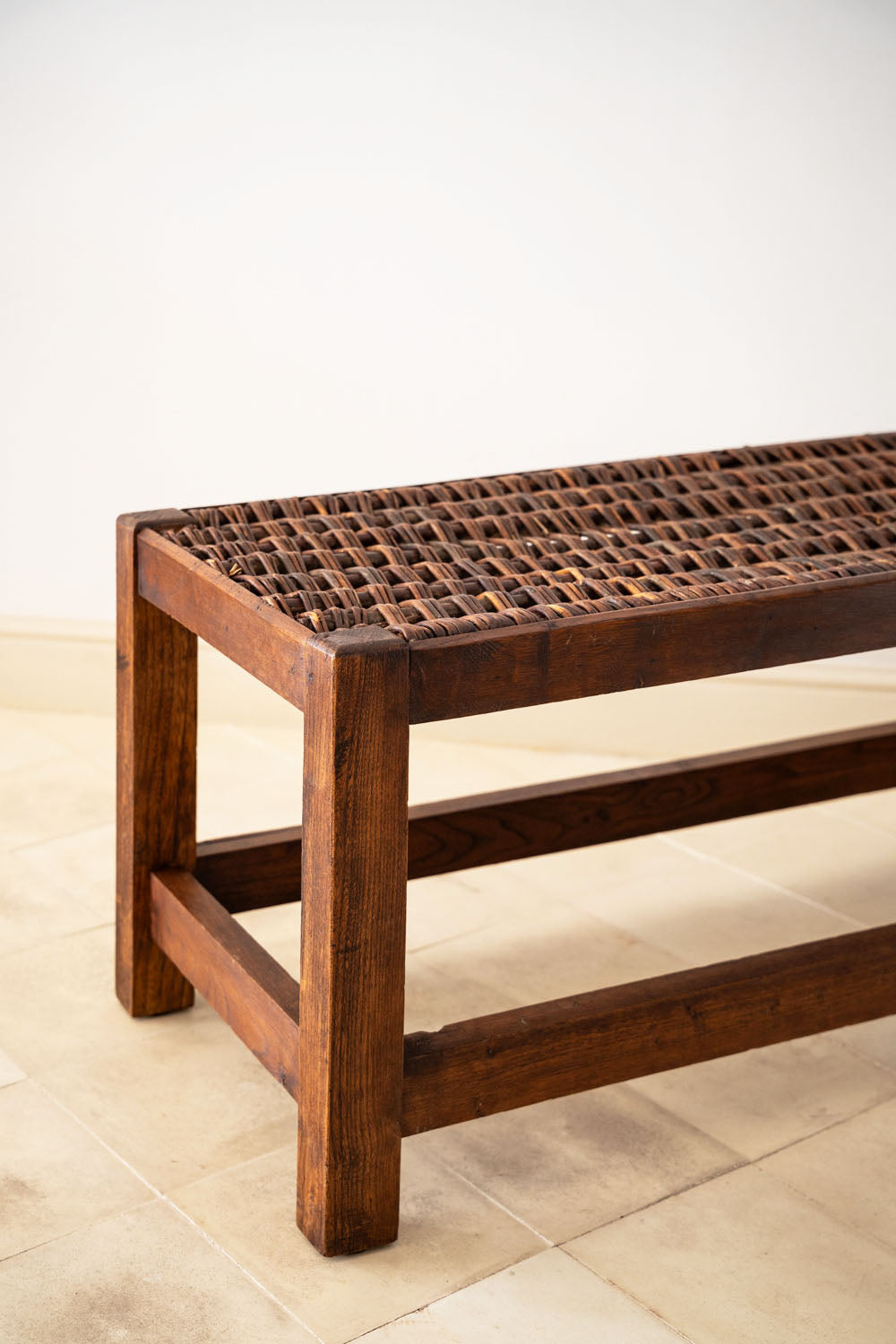 Banc en chêne avec assise en bois tressé