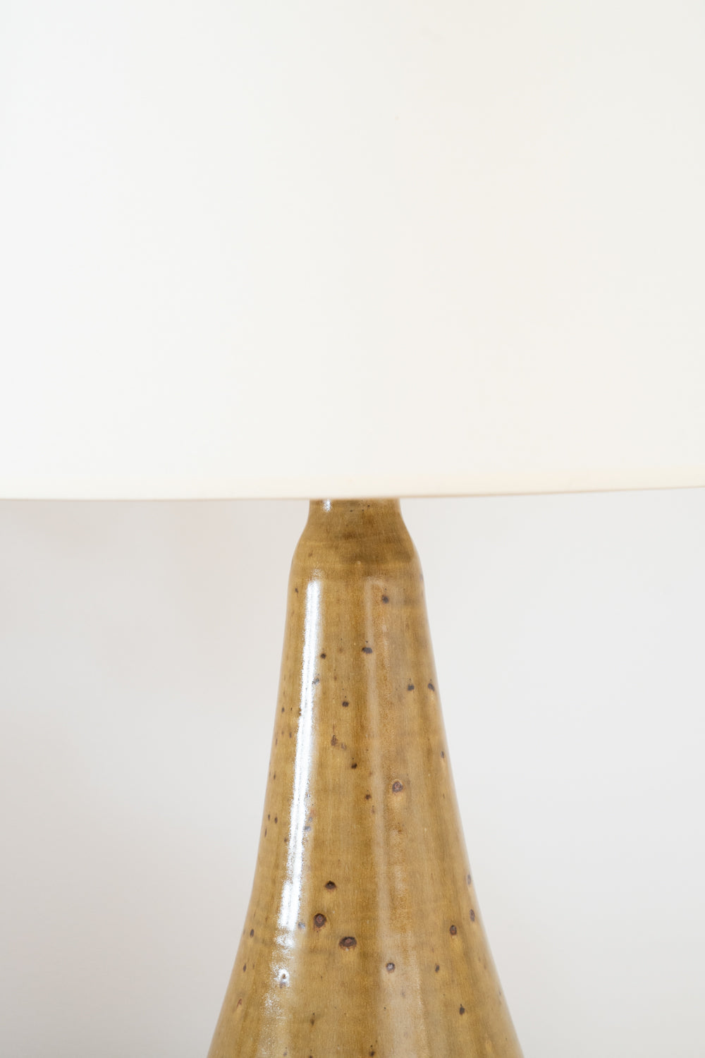 Stoneware table lamp