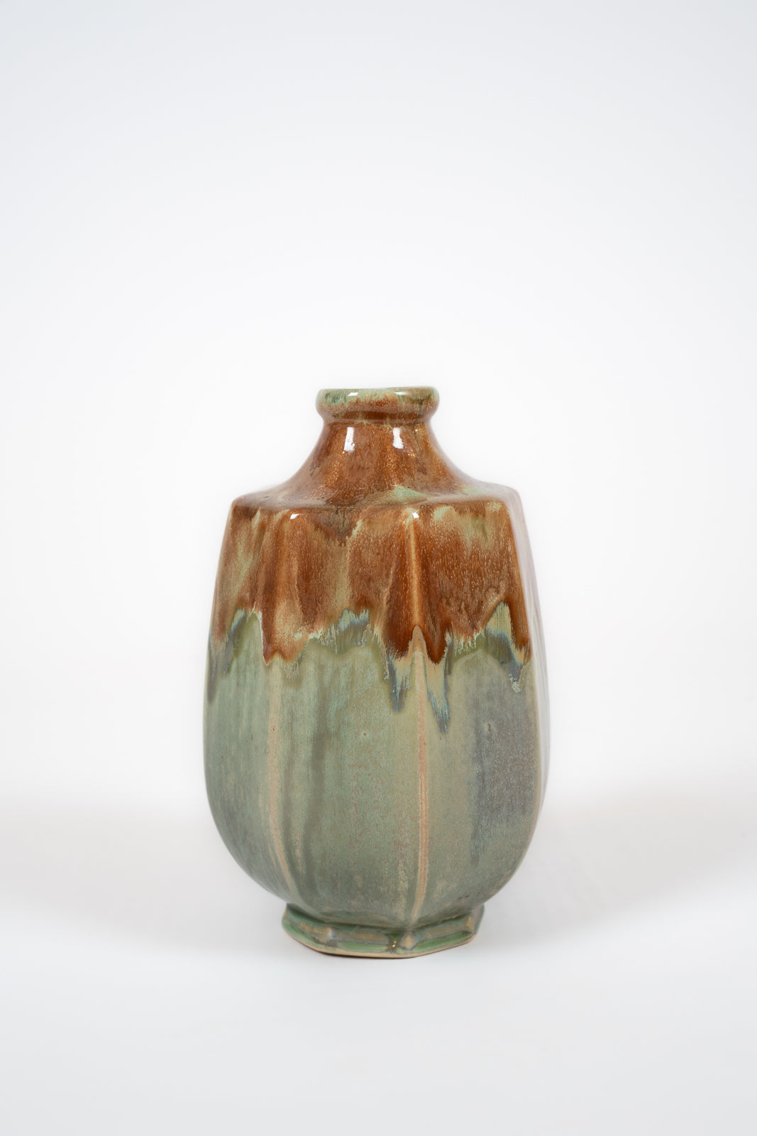 Vase octogonal en céramique émaillée