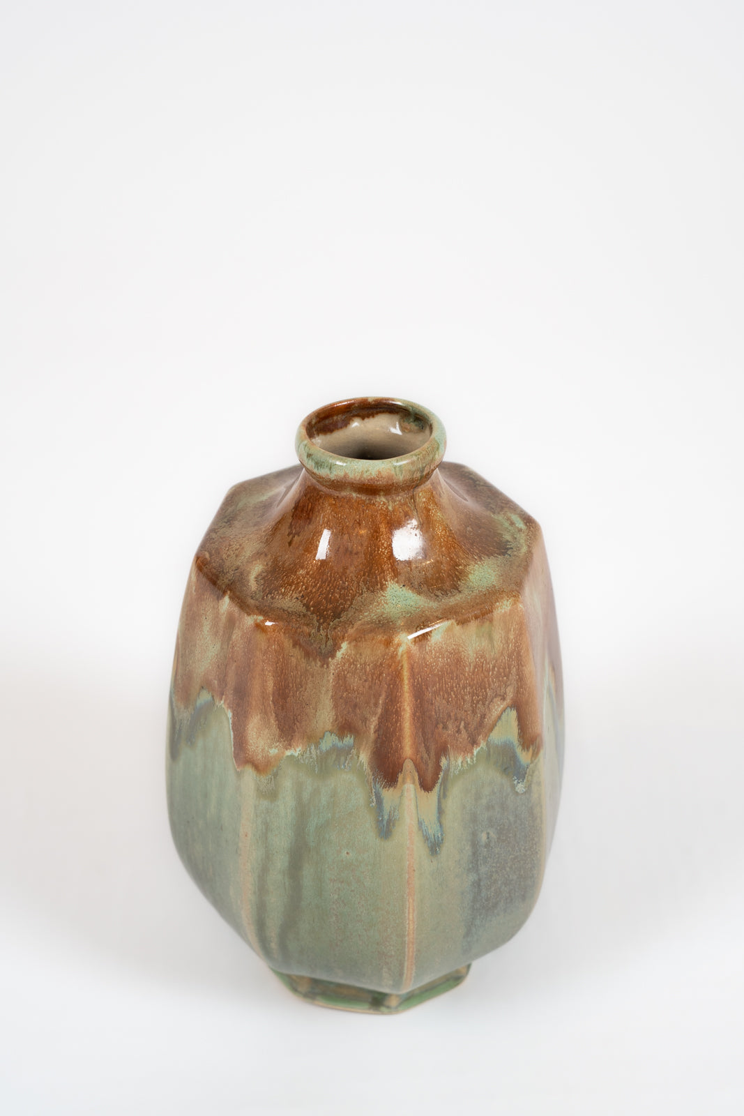 Vase octogonal en céramique émaillée