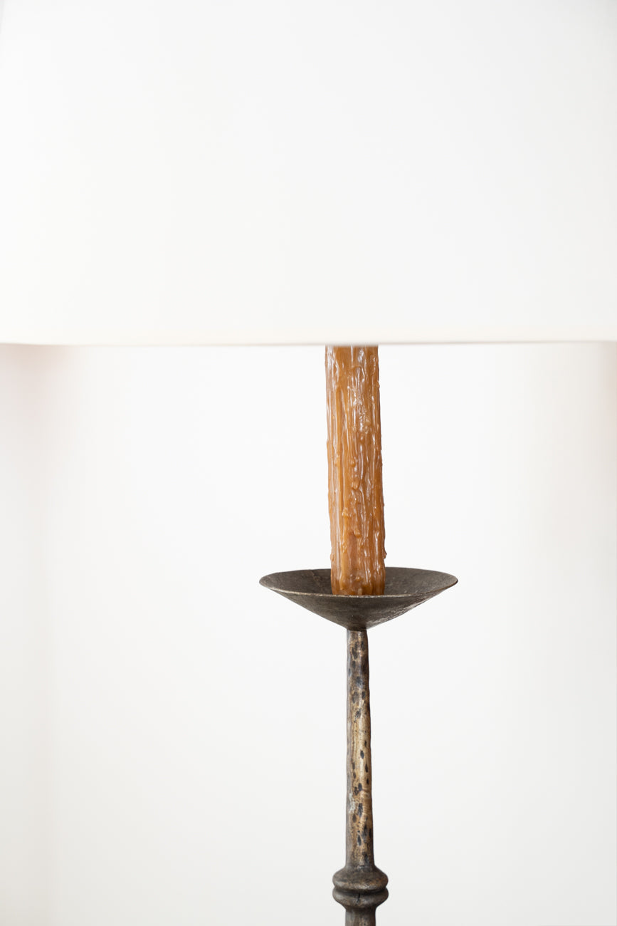 Lampe tripode en fer forgé