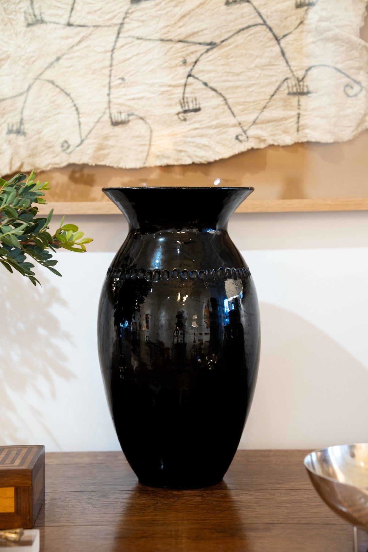 Grand vase noir en céramique émaillée