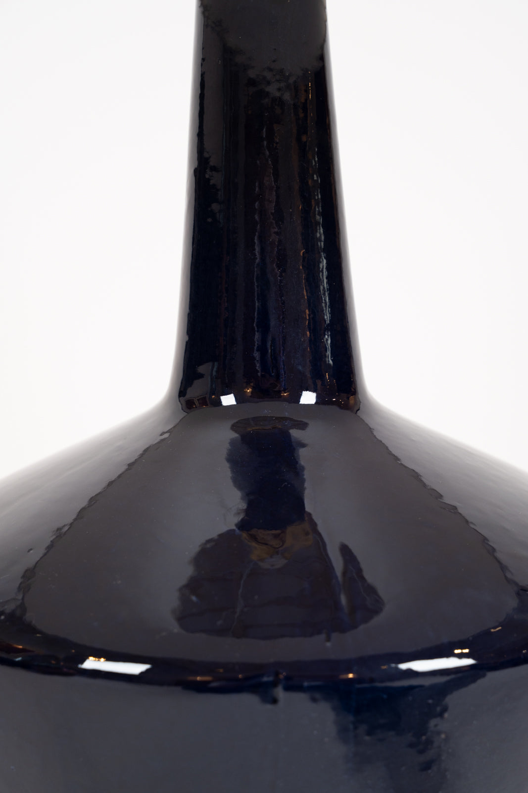 Gran lámpara azul oscuro de cerámica esmaltada