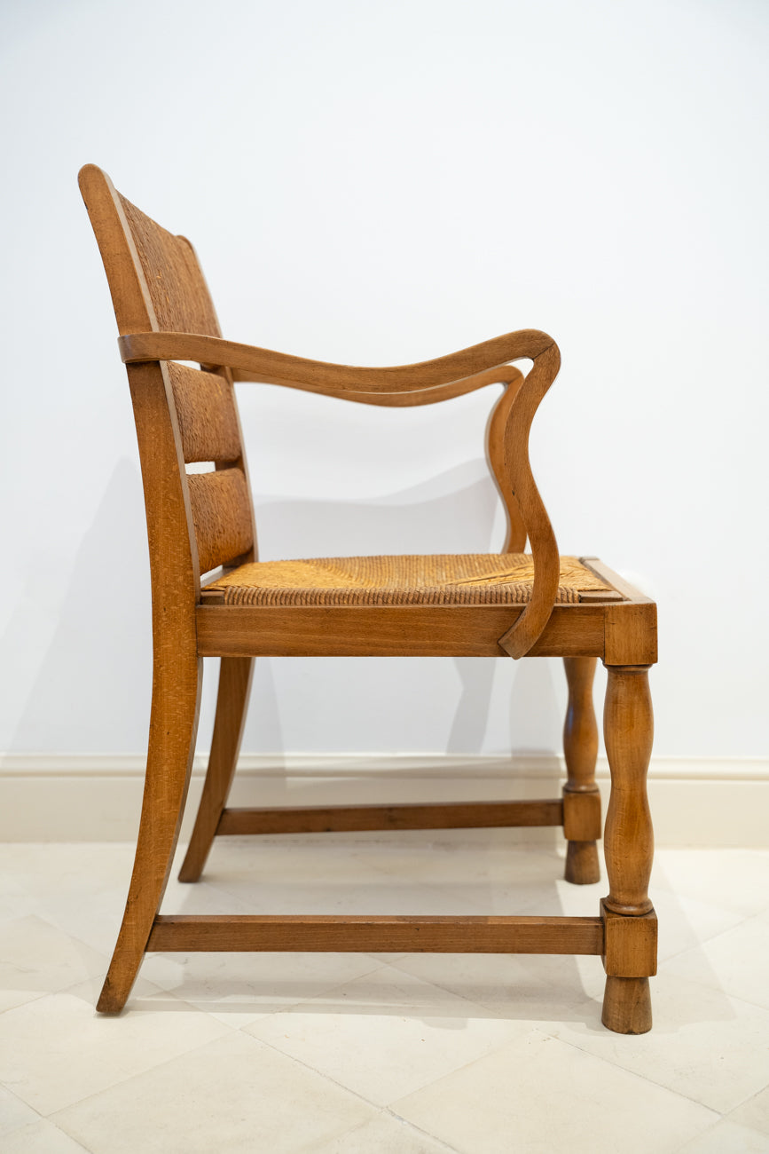 Sillón de roble y paja
