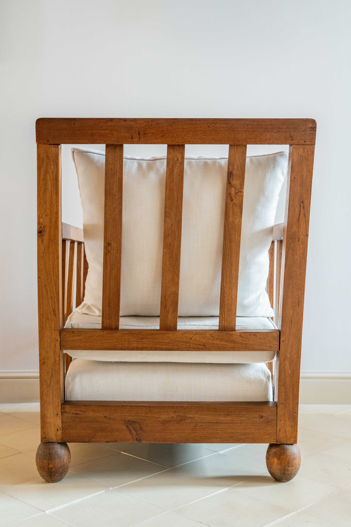 Paire de fauteuils Art Déco en noyer