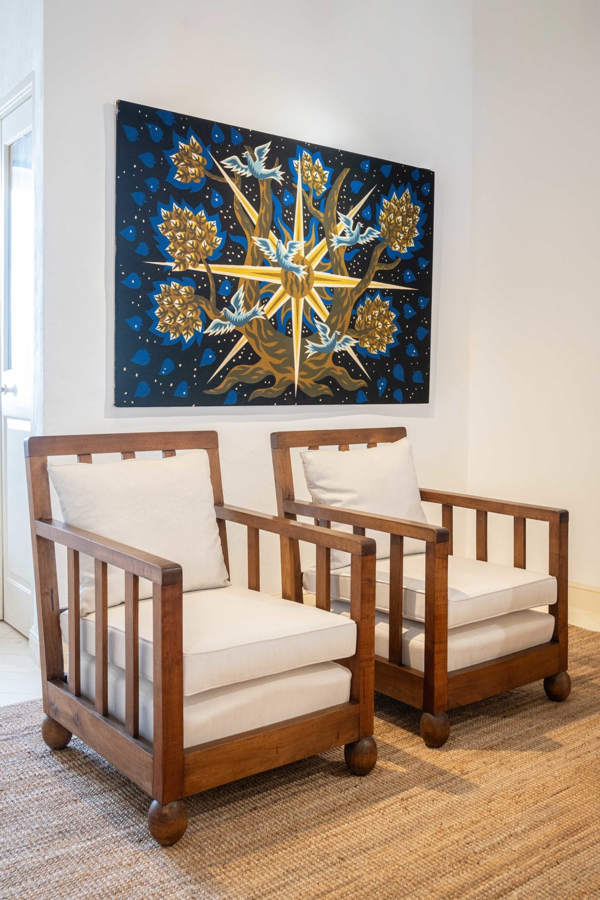 Paire de fauteuils Art Déco en noyer
