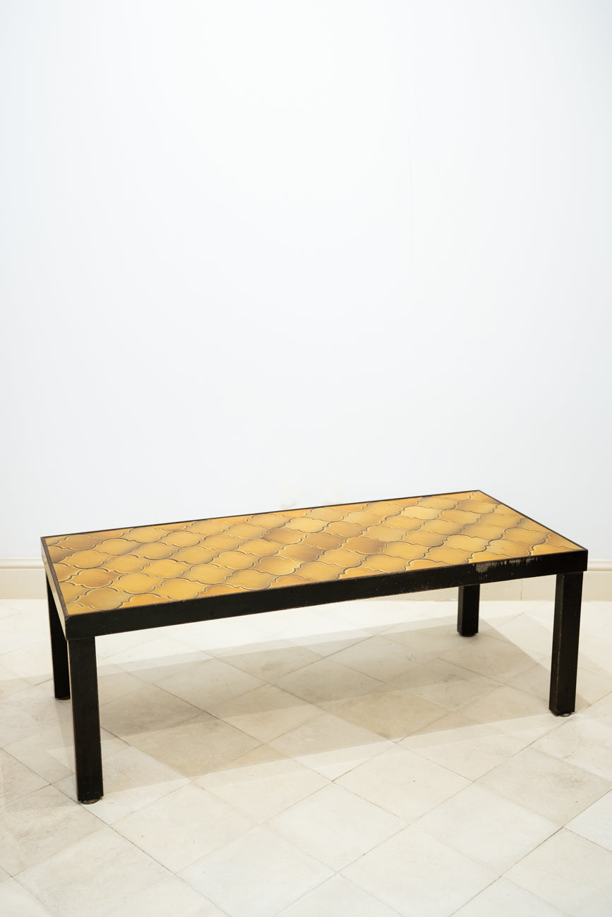 Table basse en fer forgé et céramique jaune