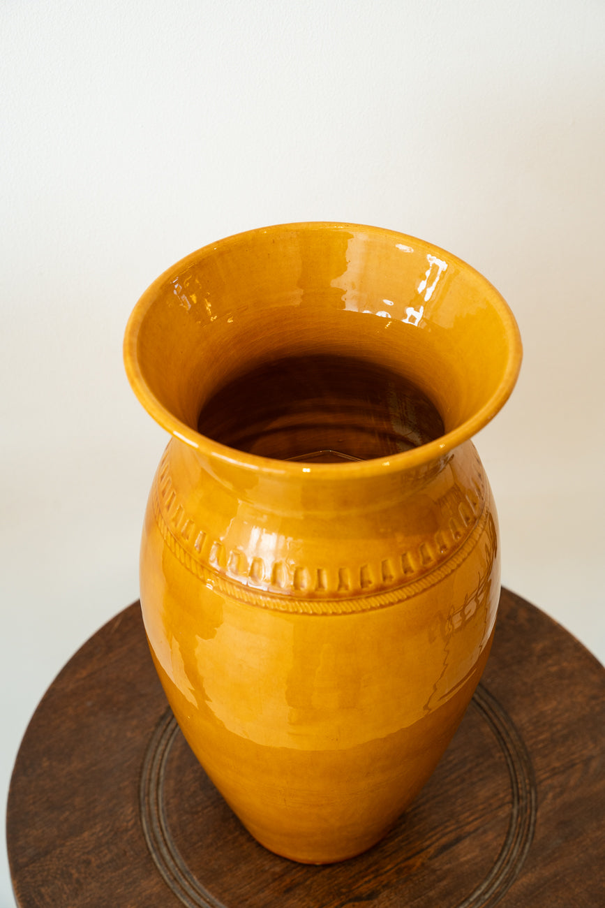 Grand vase jaune en céramique émaillée