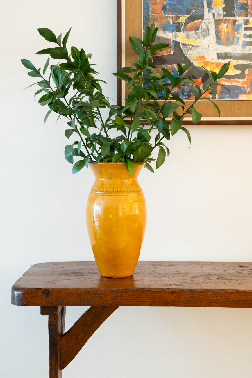 Grand vase jaune en céramique émaillée
