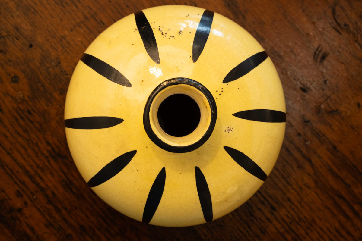 Jarrón de cerámica esmaltada amarillo