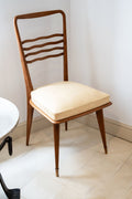 Suite de huit chaises de salle à manger