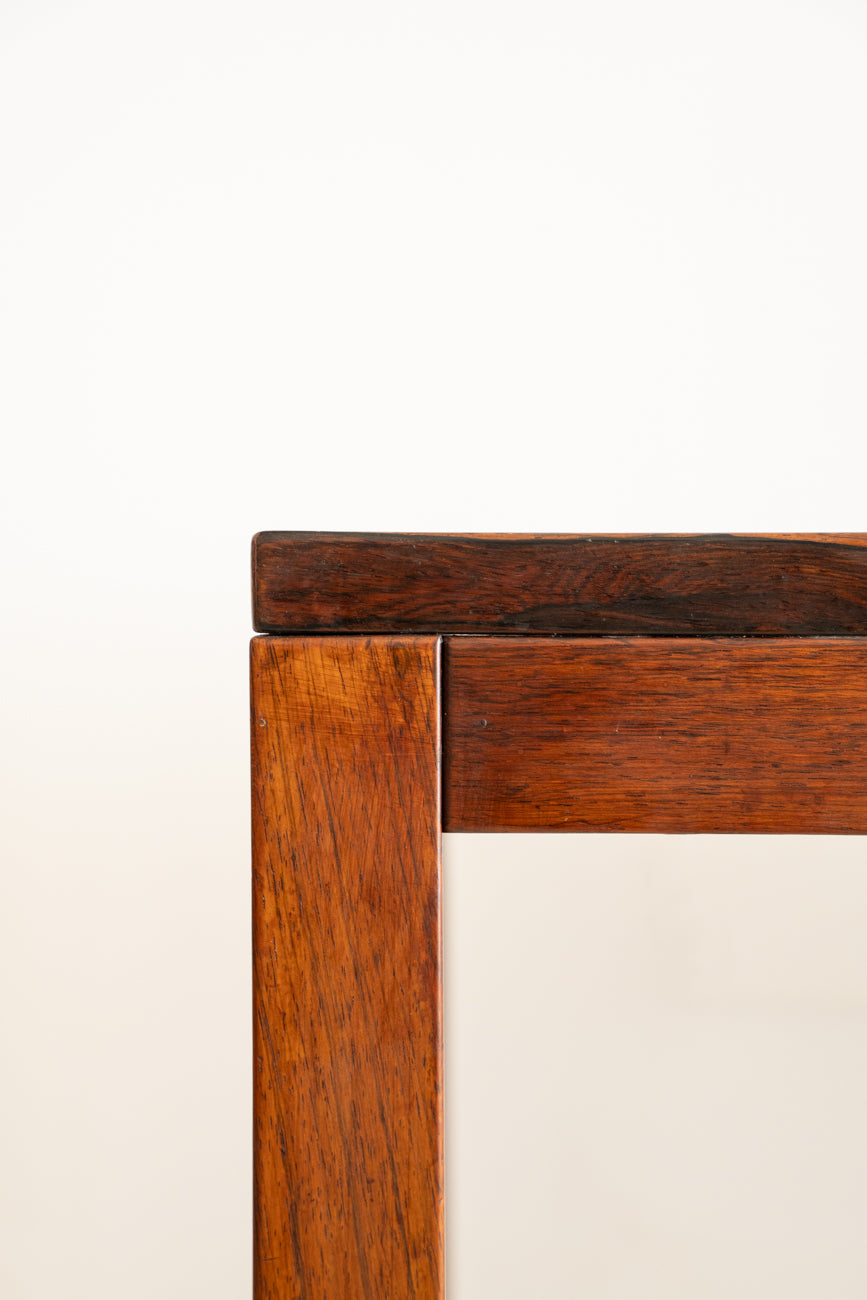 Table basse en palissandre et céramique émaillée