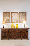 Mueble bufé español de cuatro puertas