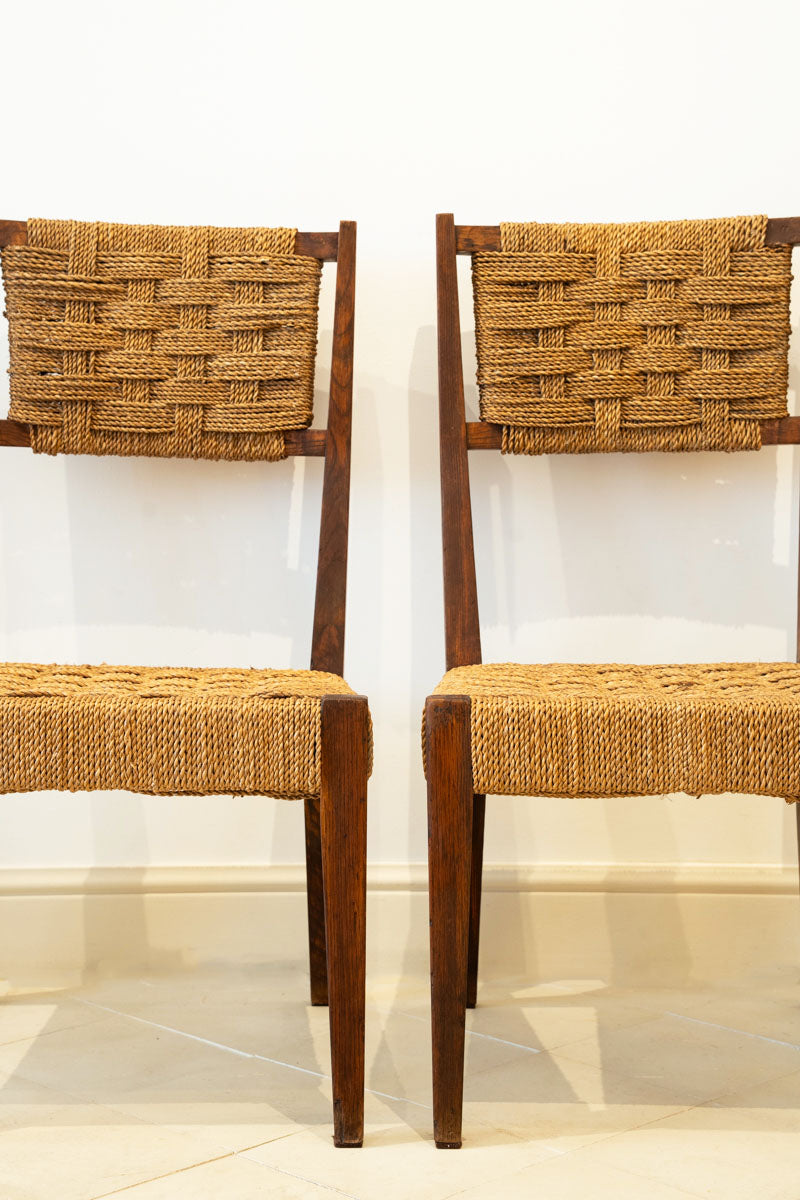 Pareja de sillas de roble y sisal