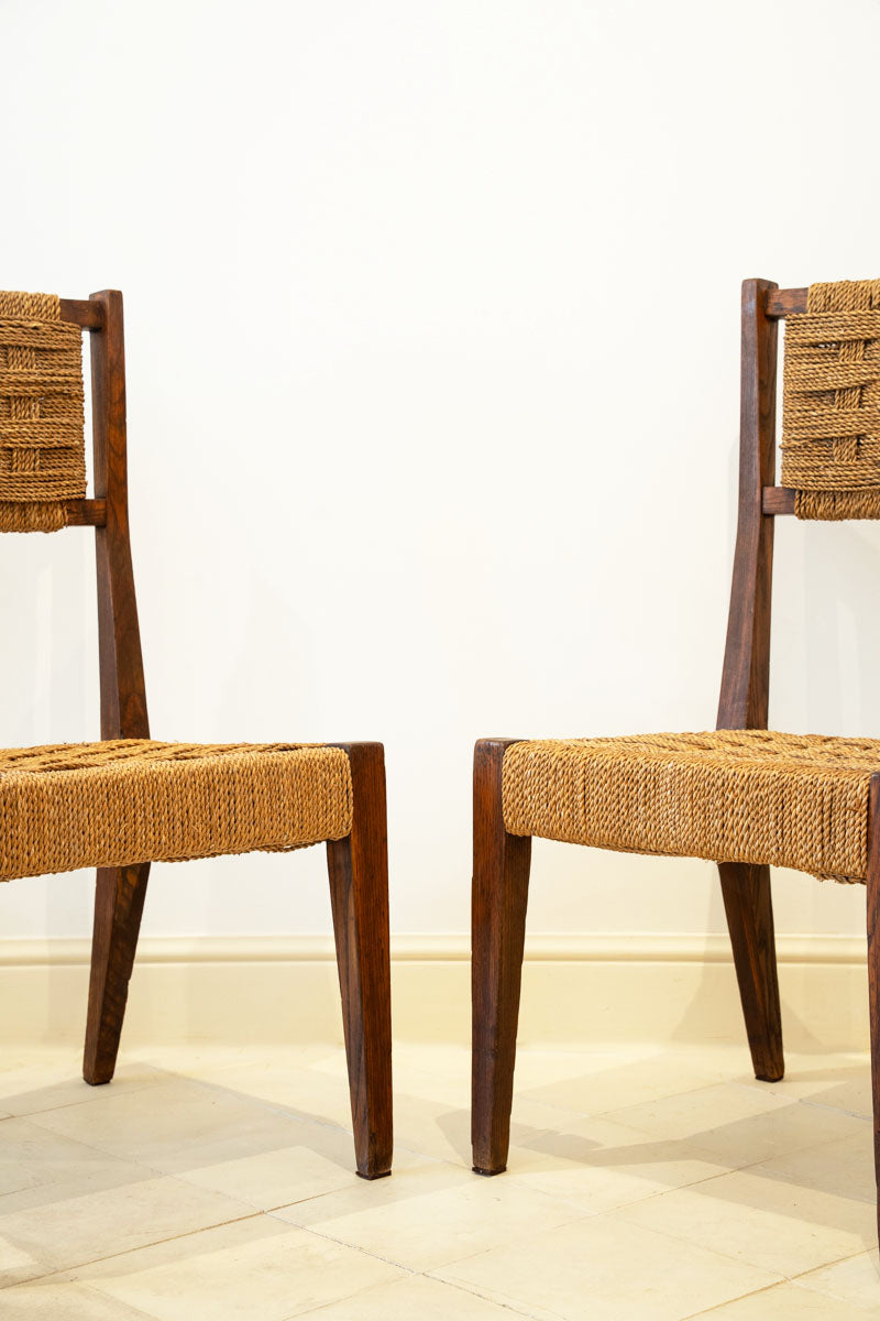 Pareja de sillas de roble y sisal