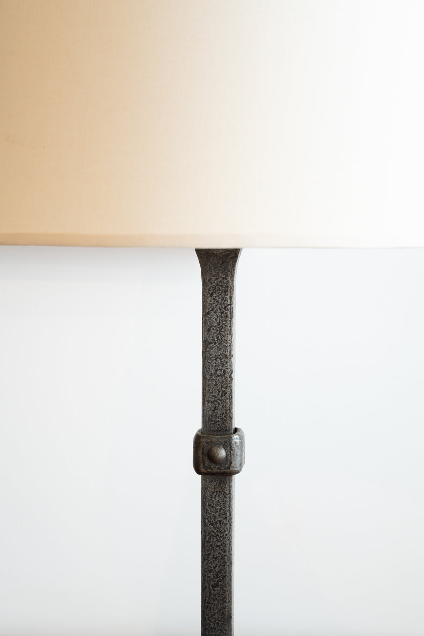 Lampe à poser en fer forgé