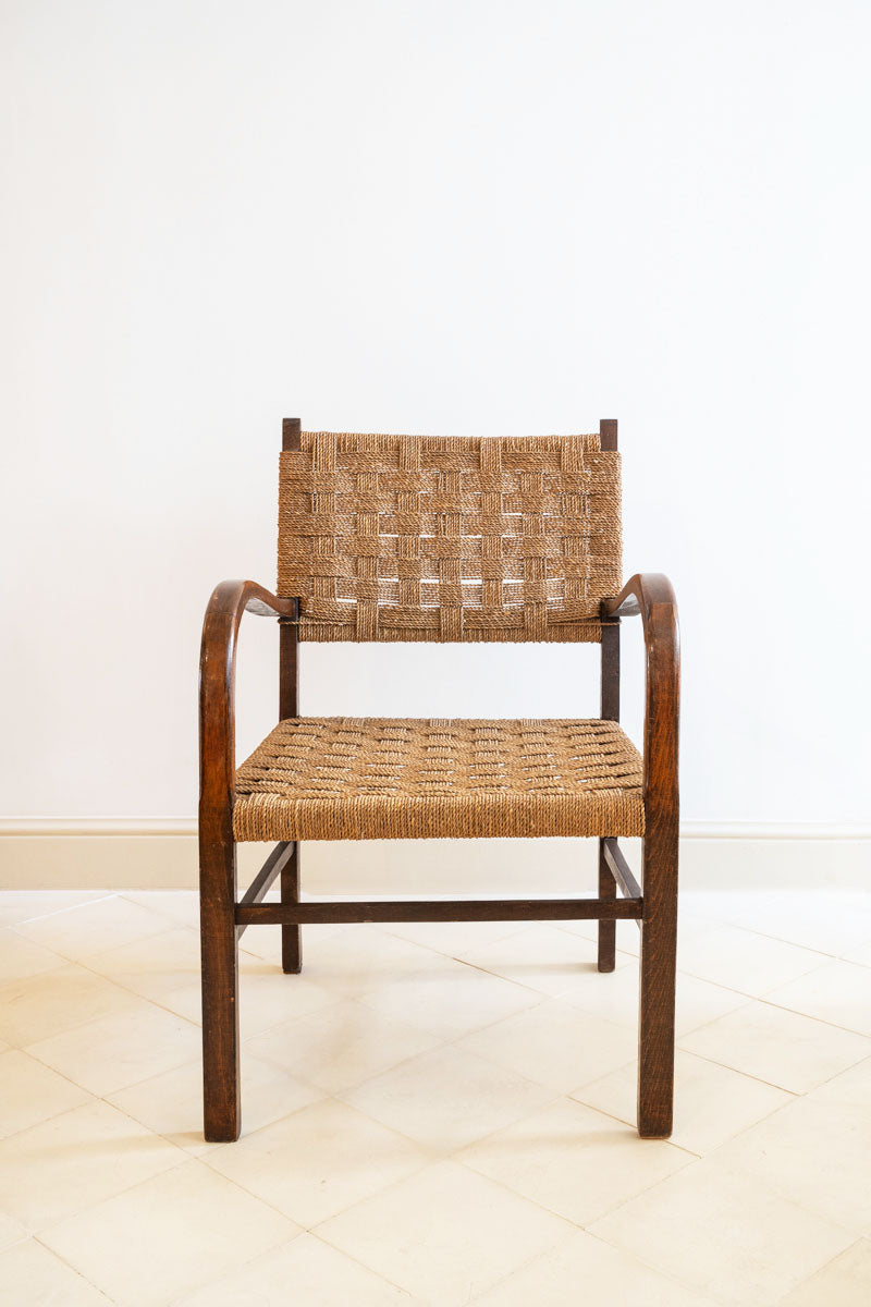 Pareja de sillones de cerezo y sisal