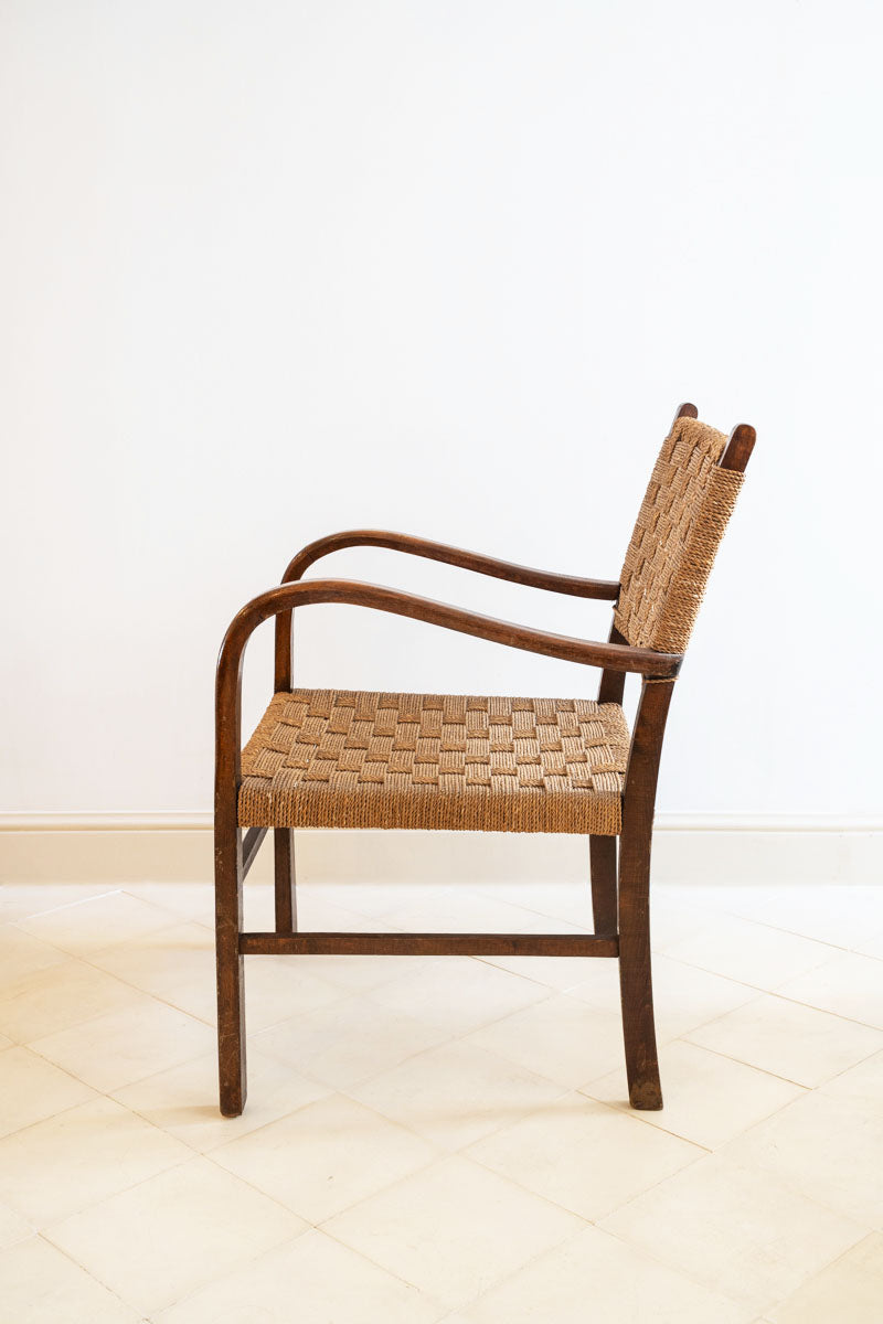 Pareja de sillones de cerezo y sisal