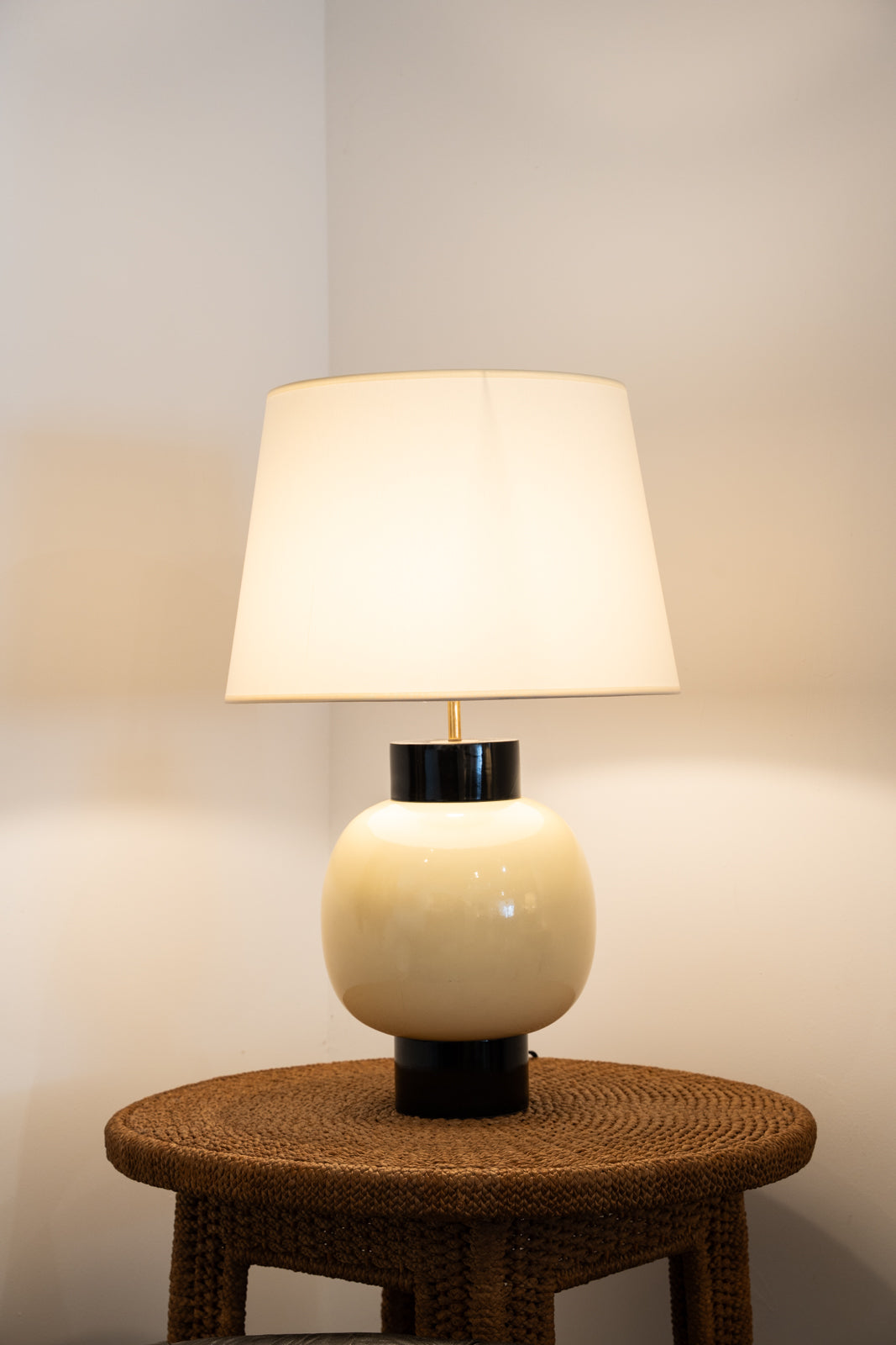 Lacquered wooden lamp
