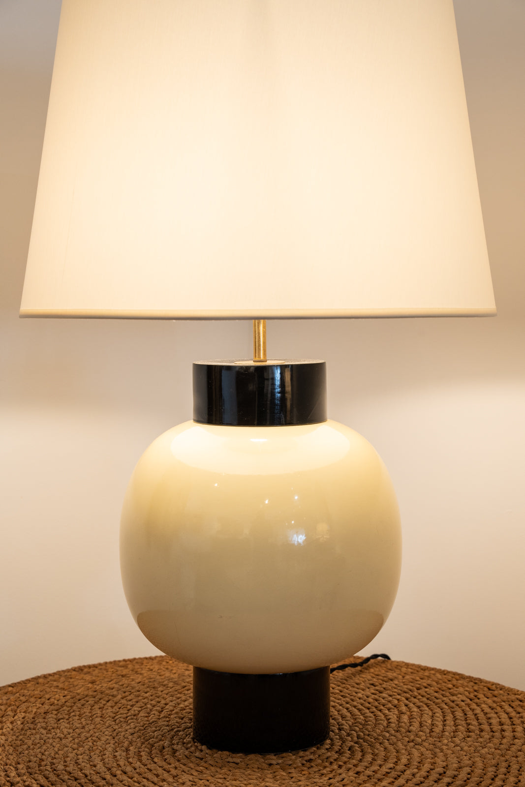 Lacquered wooden lamp