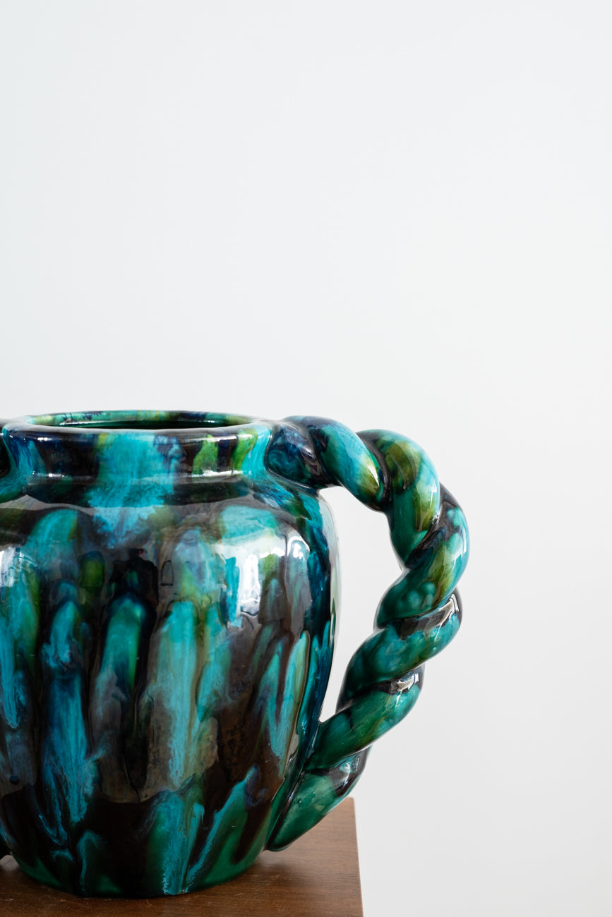 Vase en céramique émaillée à anses tournées