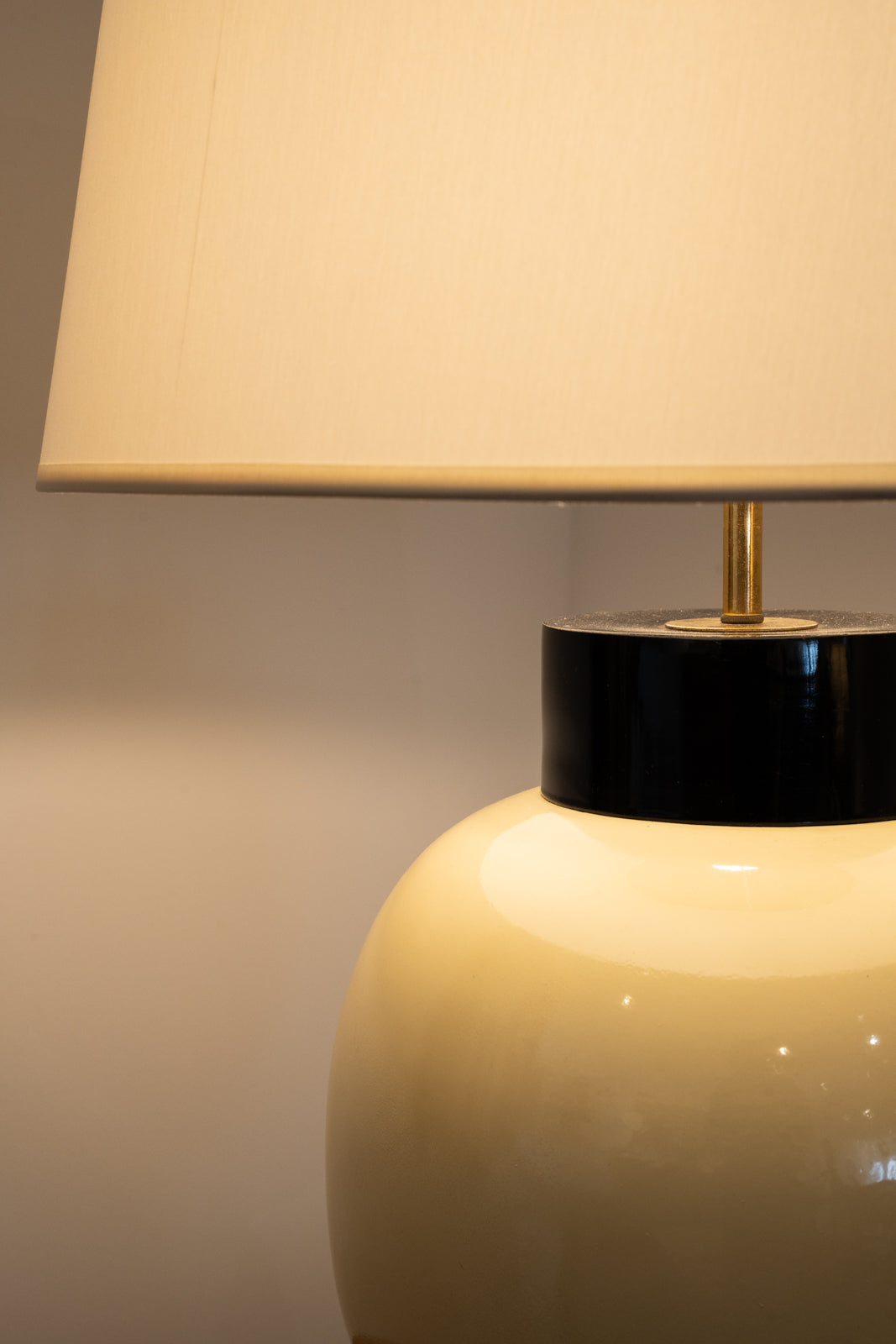 Lacquered wooden lamp