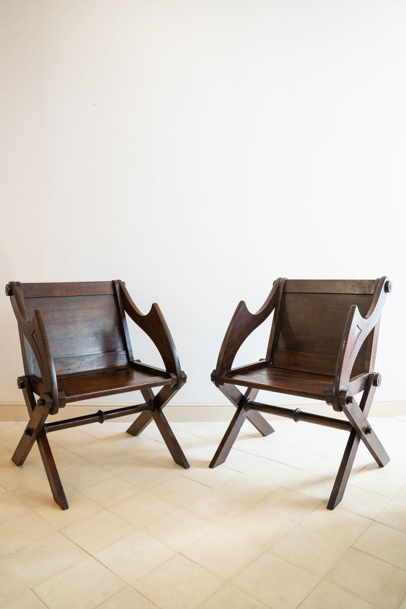 Pareja de sillones de roble