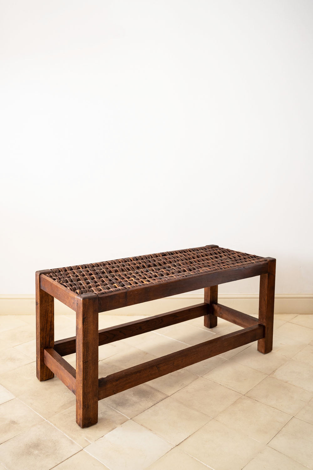 Banc en chêne avec assise en bois tressé