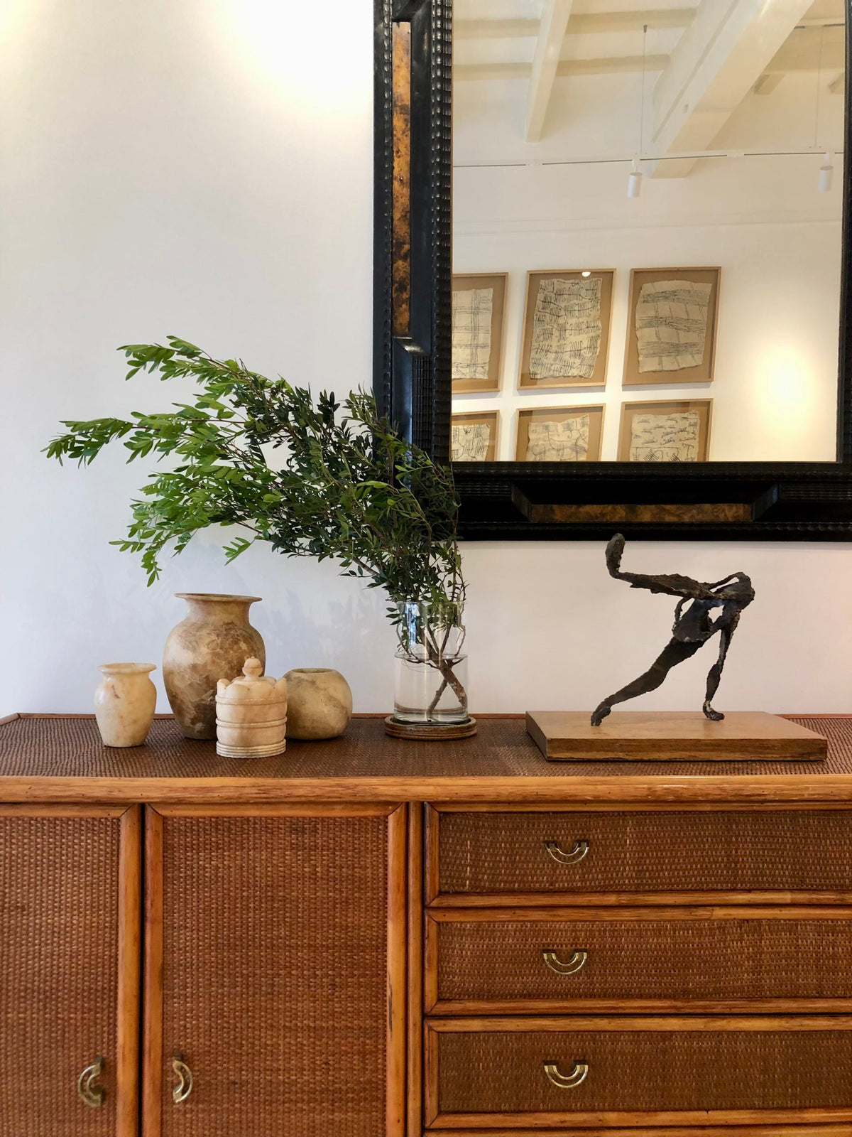 Grande mueble bufé de bambú y ratán
