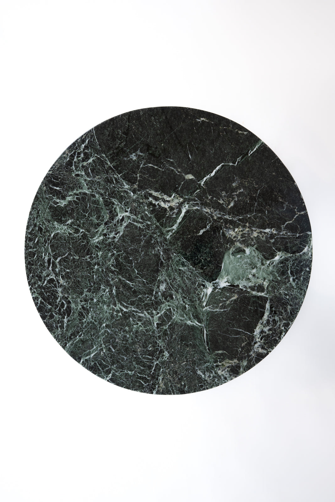 Mesa auxiliar de hierro forjado y sobre de mármol verde