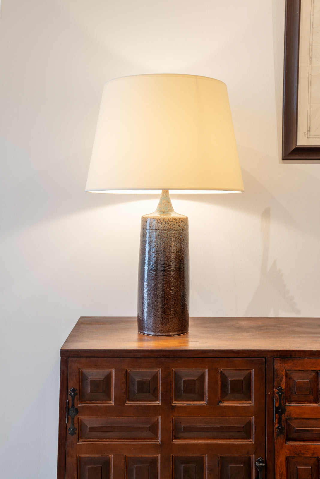 Tall table lamp in glazed ceramic