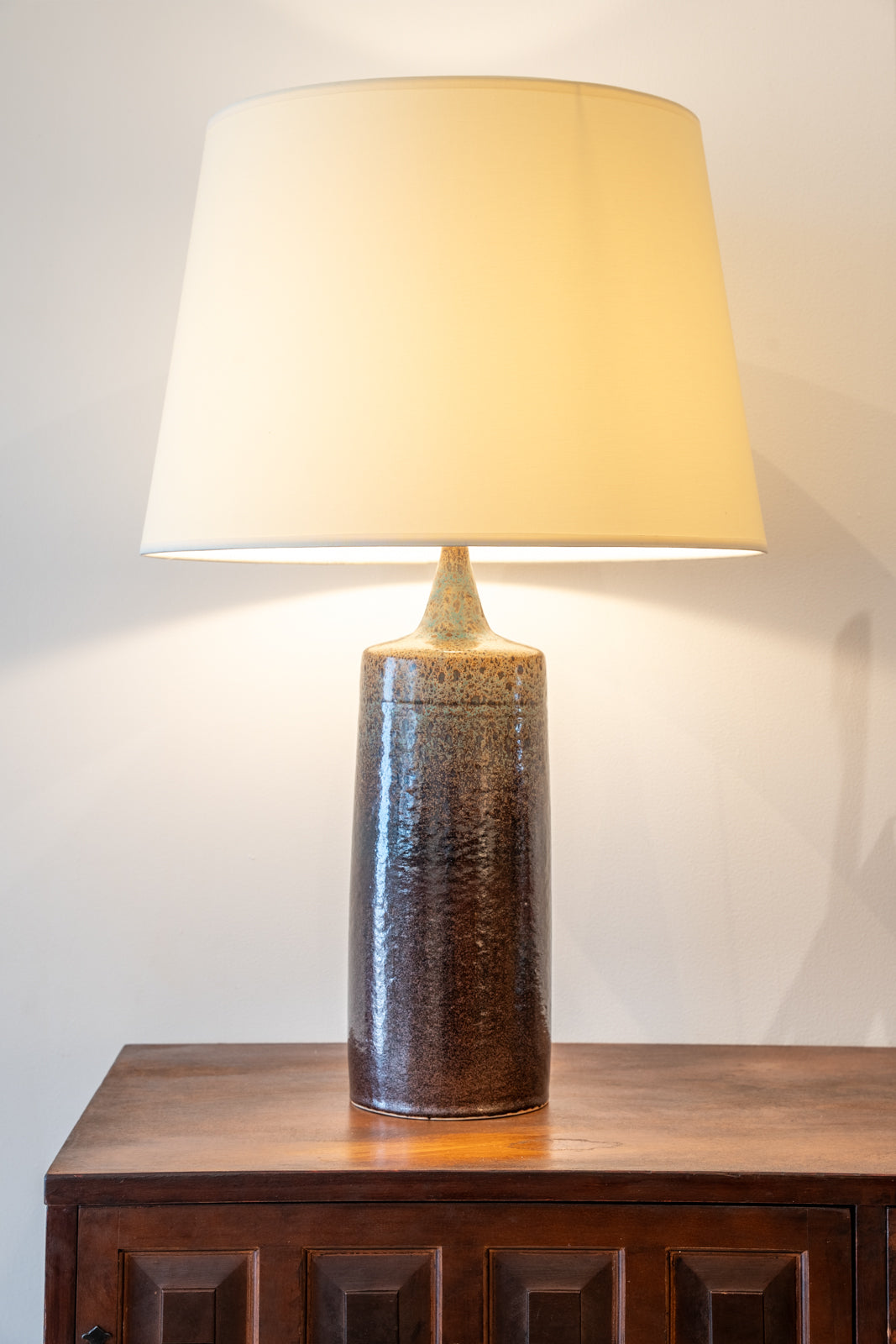 Tall table lamp in glazed ceramic
