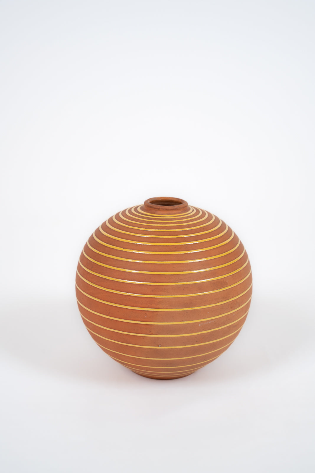 Trois vases boule en céramique