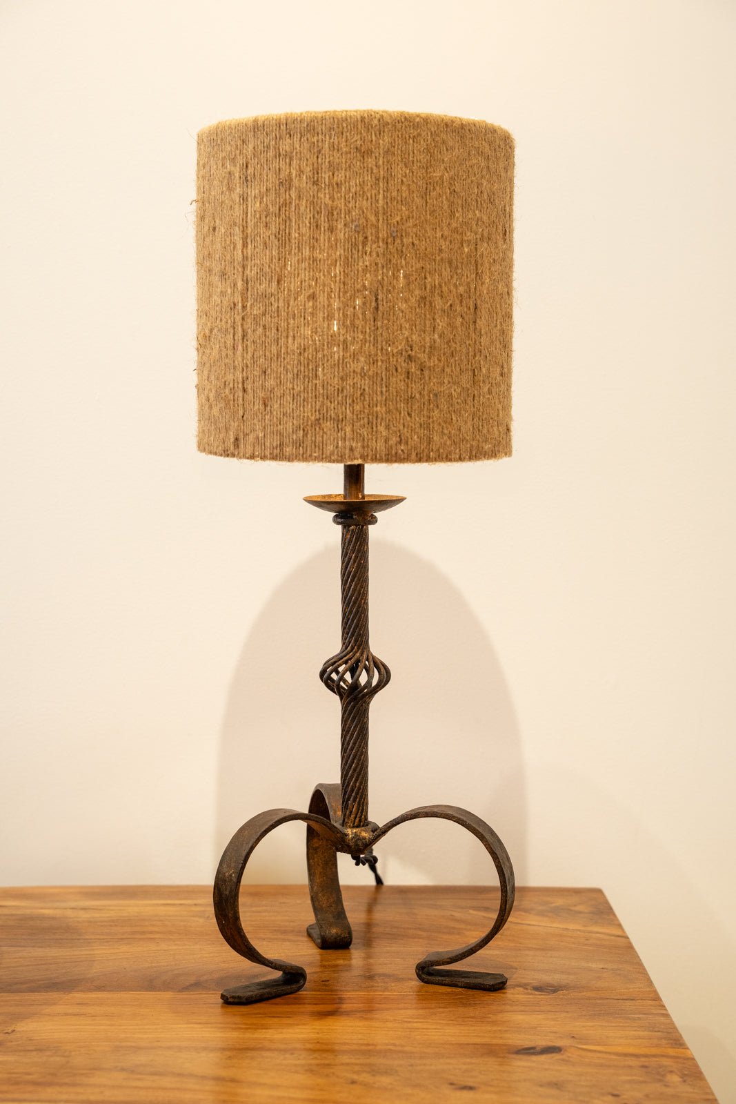 Lampe à poser en fer forgé
