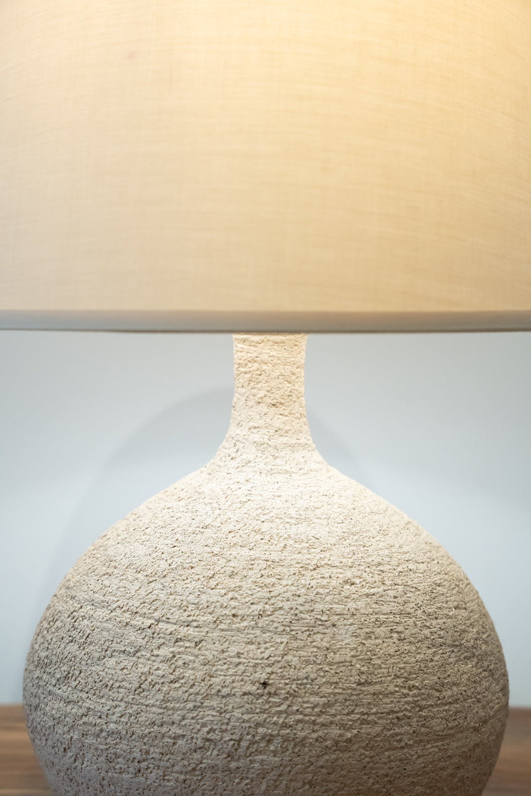 Round ceramic lamp