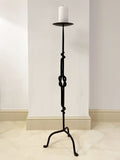 Candelabro alto de hierro forjado