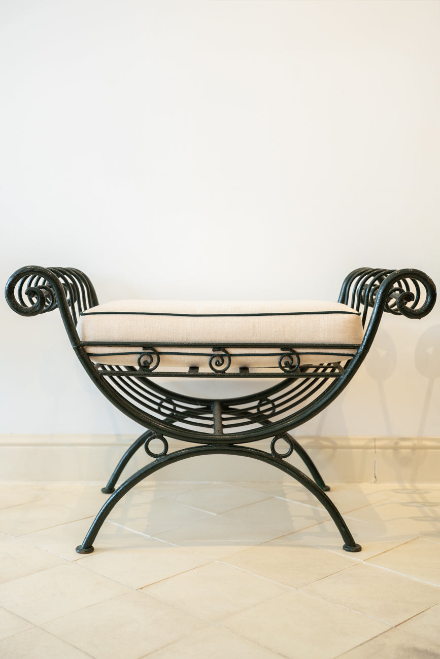 Paire de tabourets en fer forgé vert