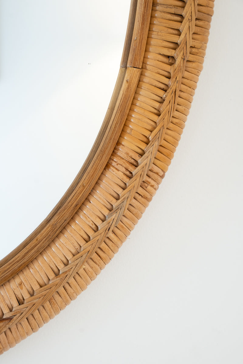 Oval mirror in bamboo and rattan