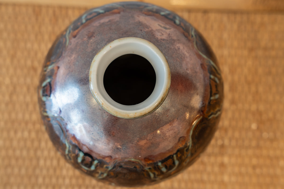 Glazed porcelain vase
