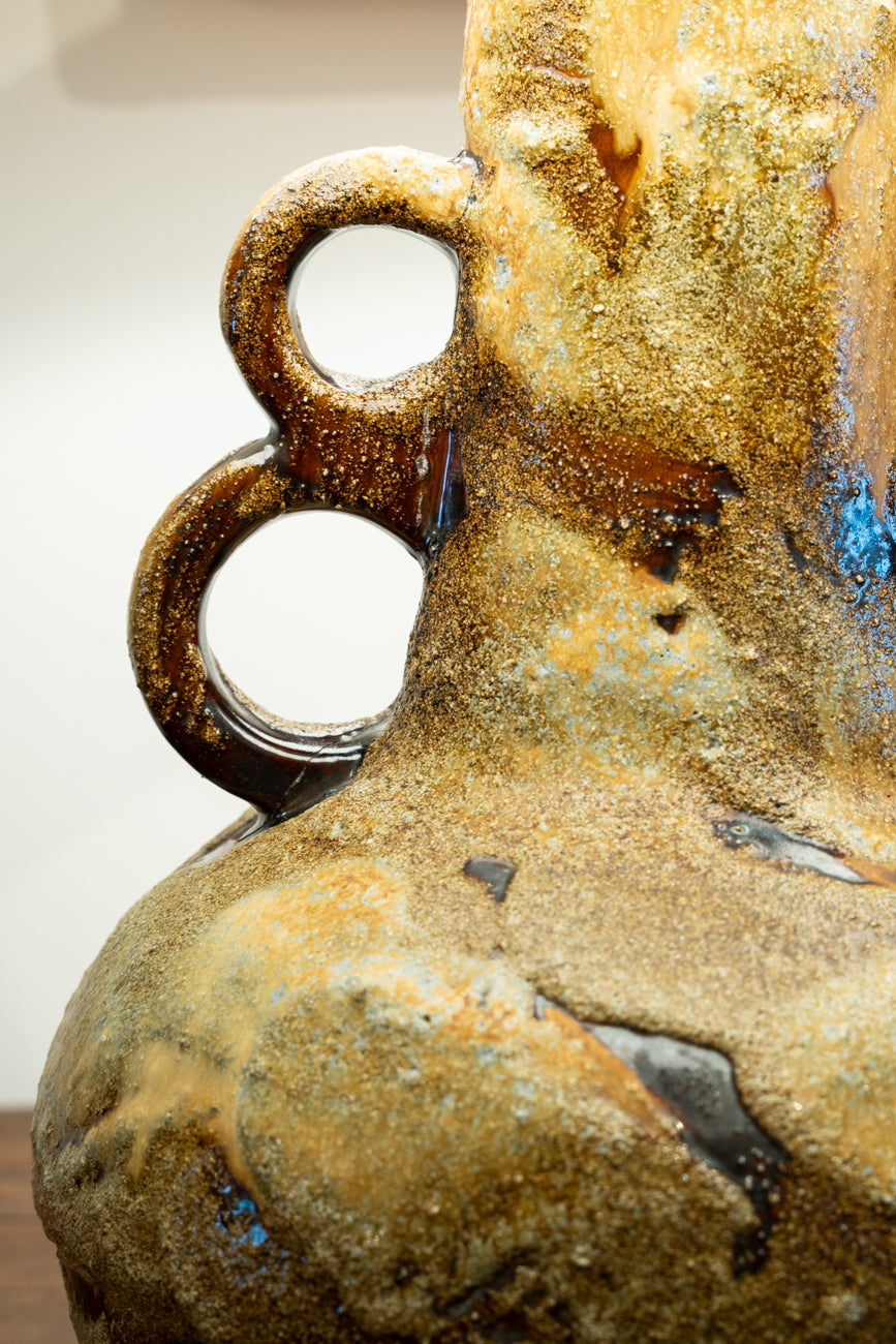 Twin handles ceramic table lamp