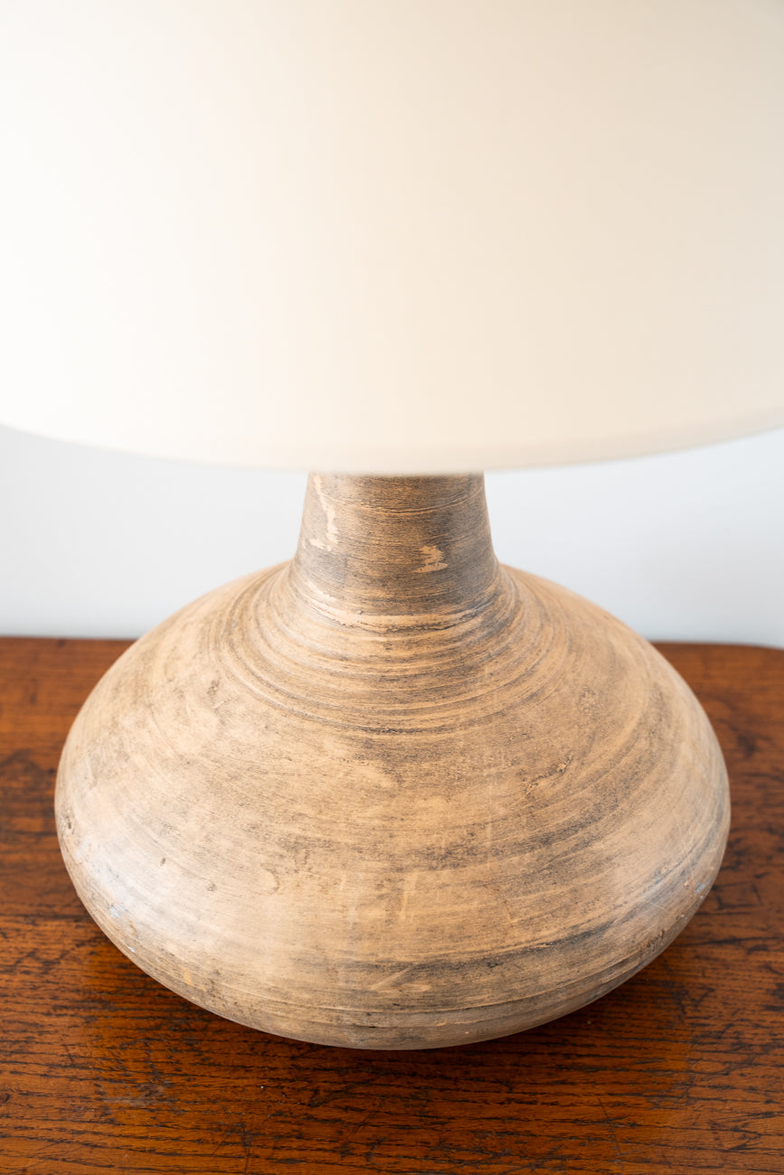 Ceramic table lamp