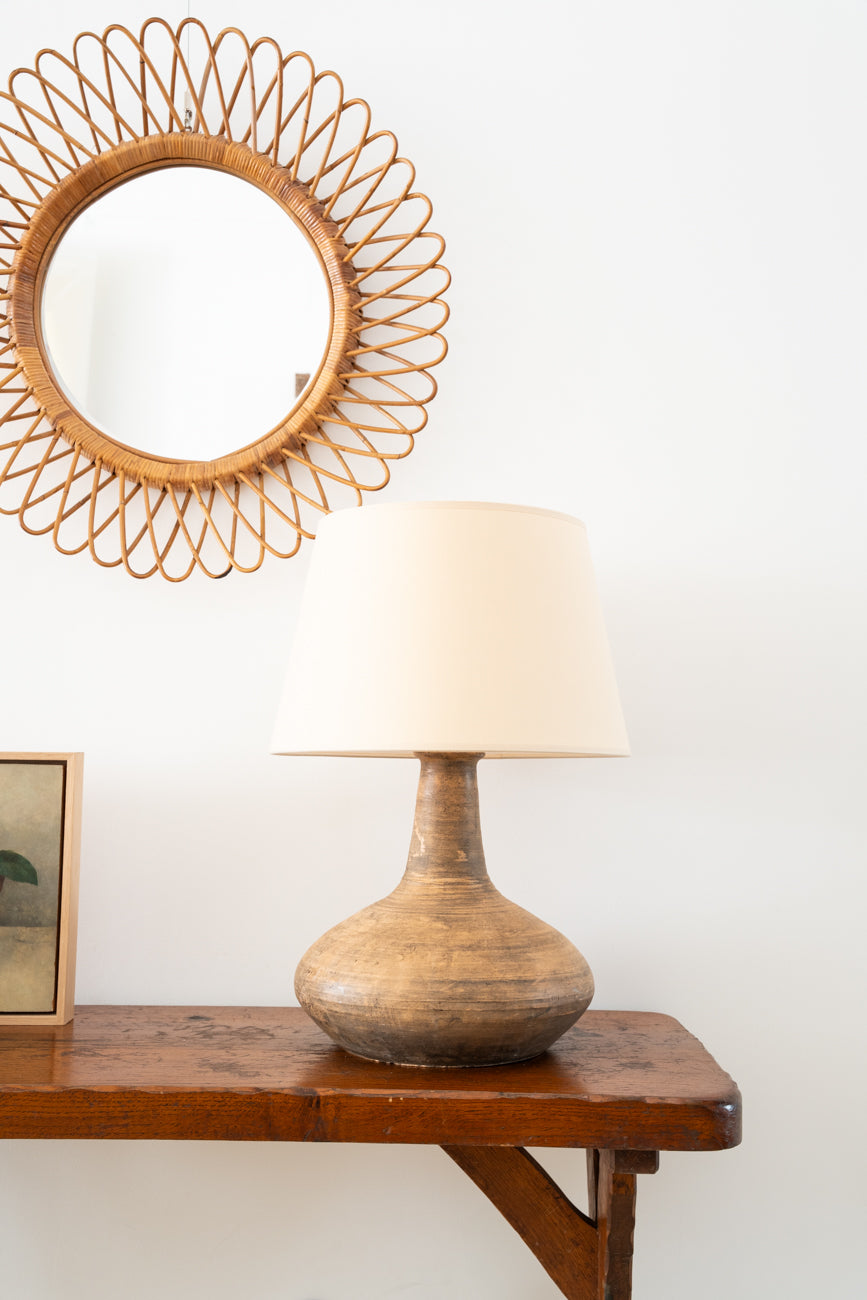 Ceramic table lamp