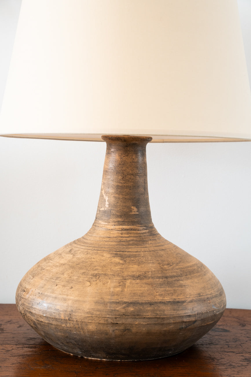 Ceramic table lamp