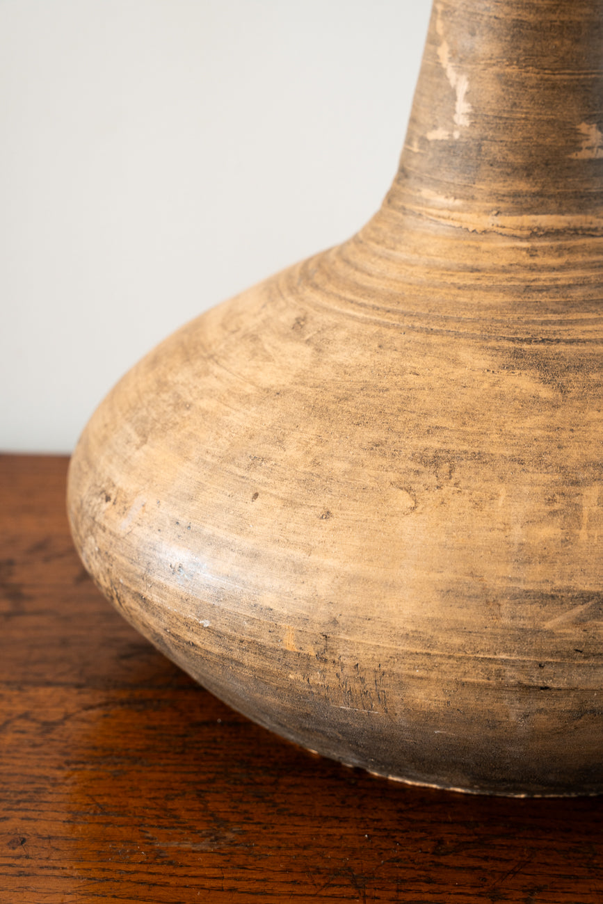 Ceramic table lamp