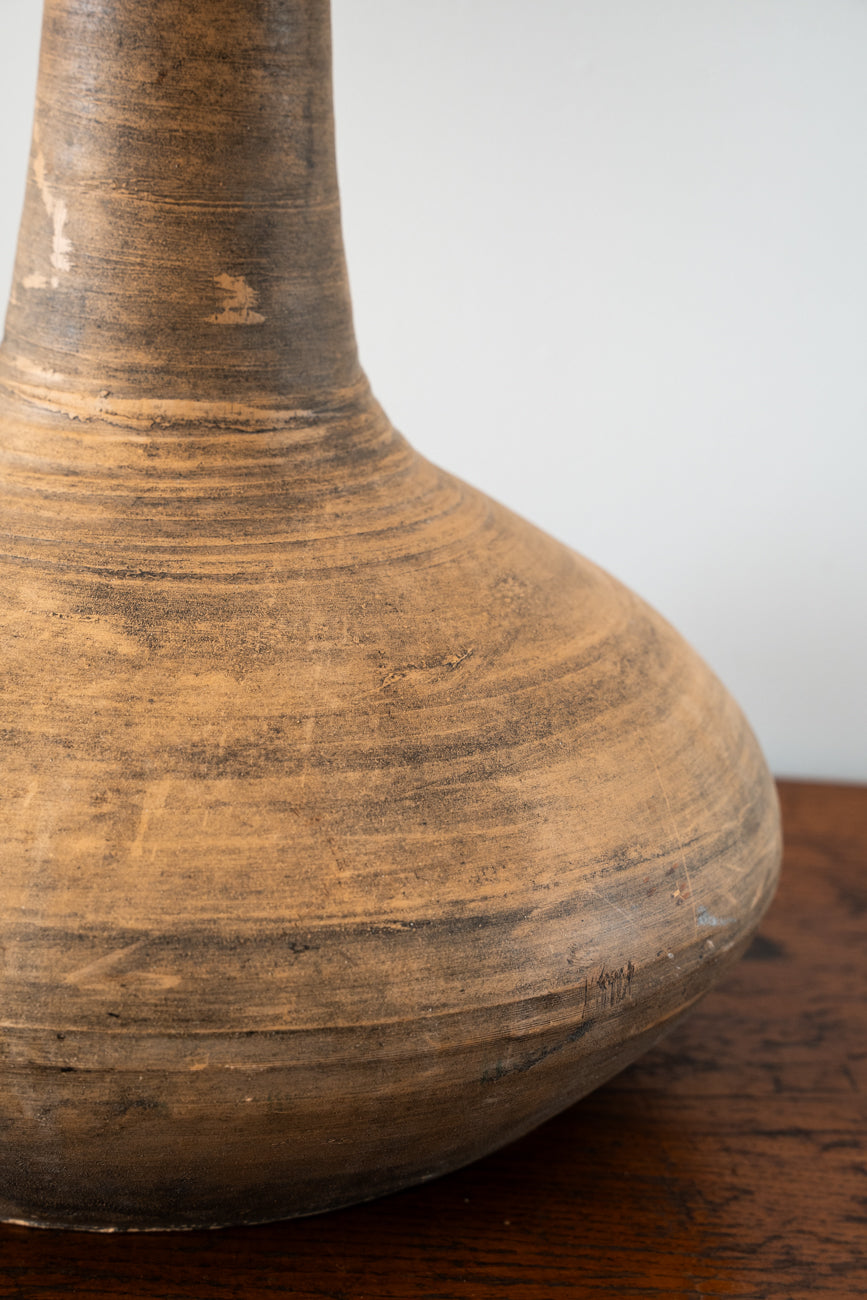 Ceramic table lamp