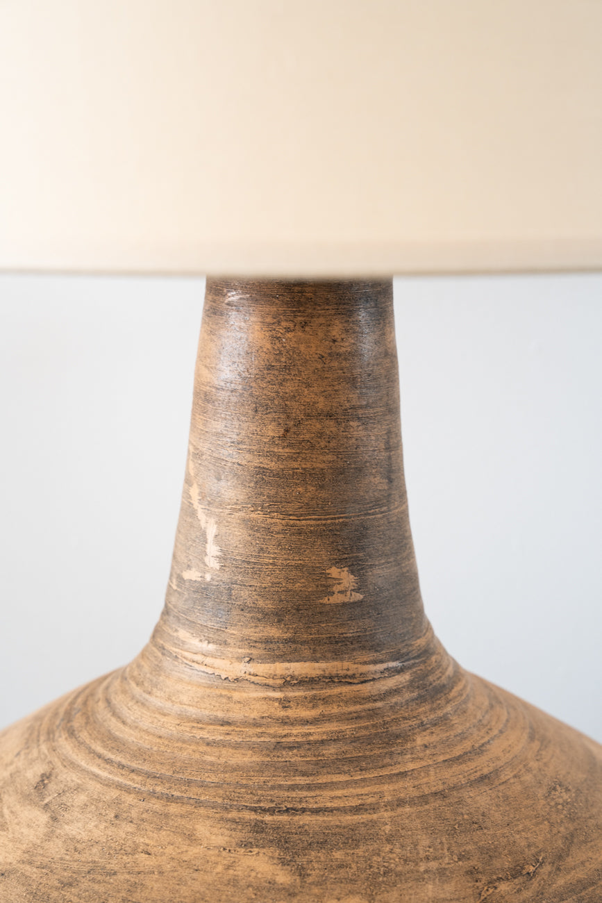 Ceramic table lamp