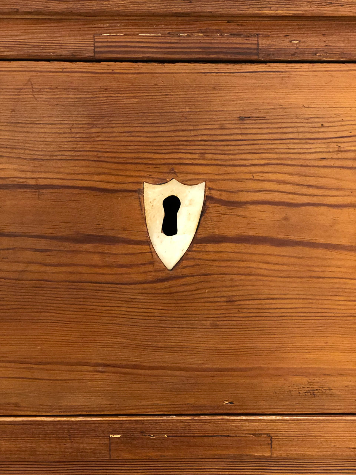 Commode suédoise en pin